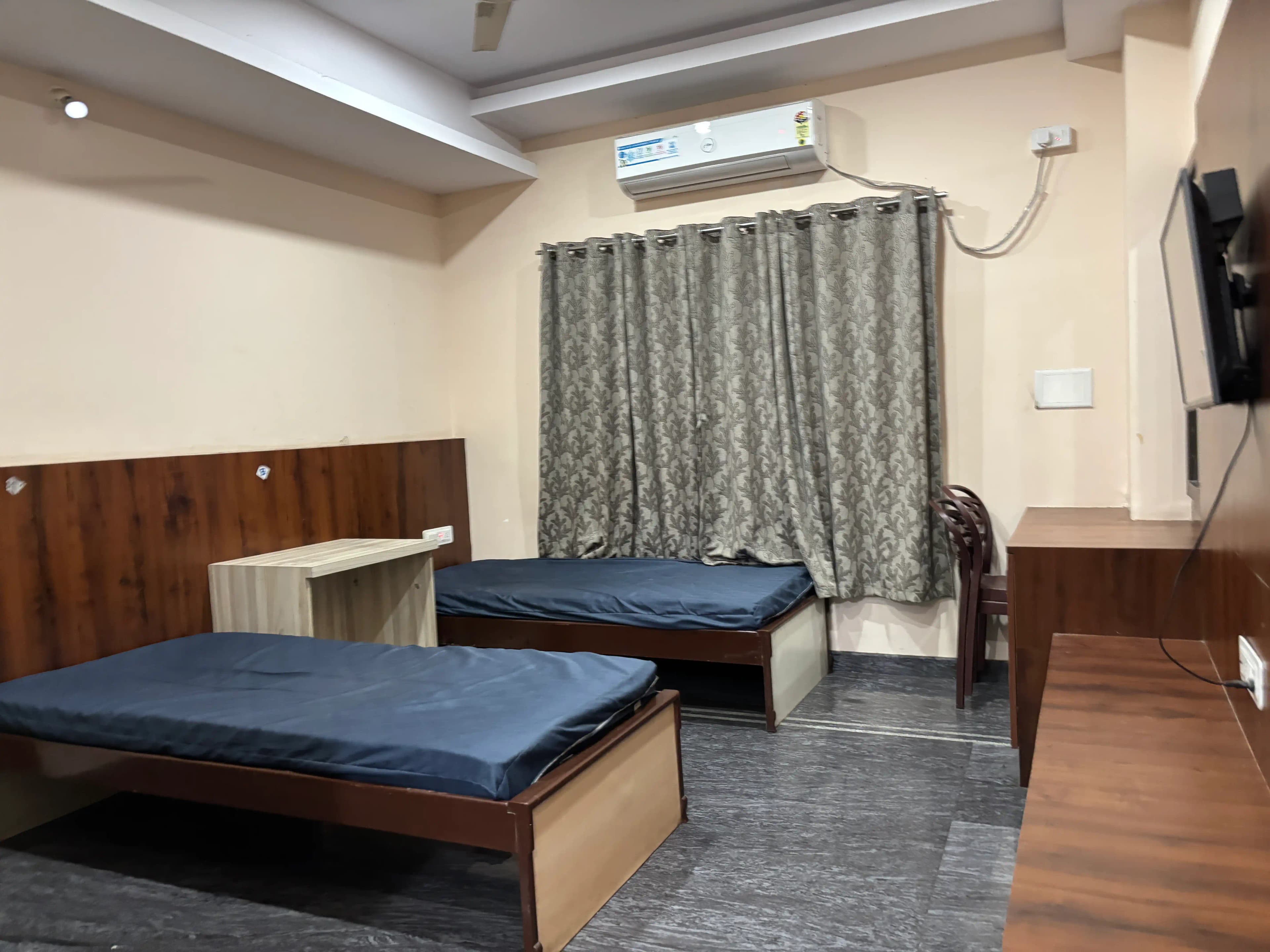 Shyam Stay Raj Inn, room photograph 3, uploaded by the owner