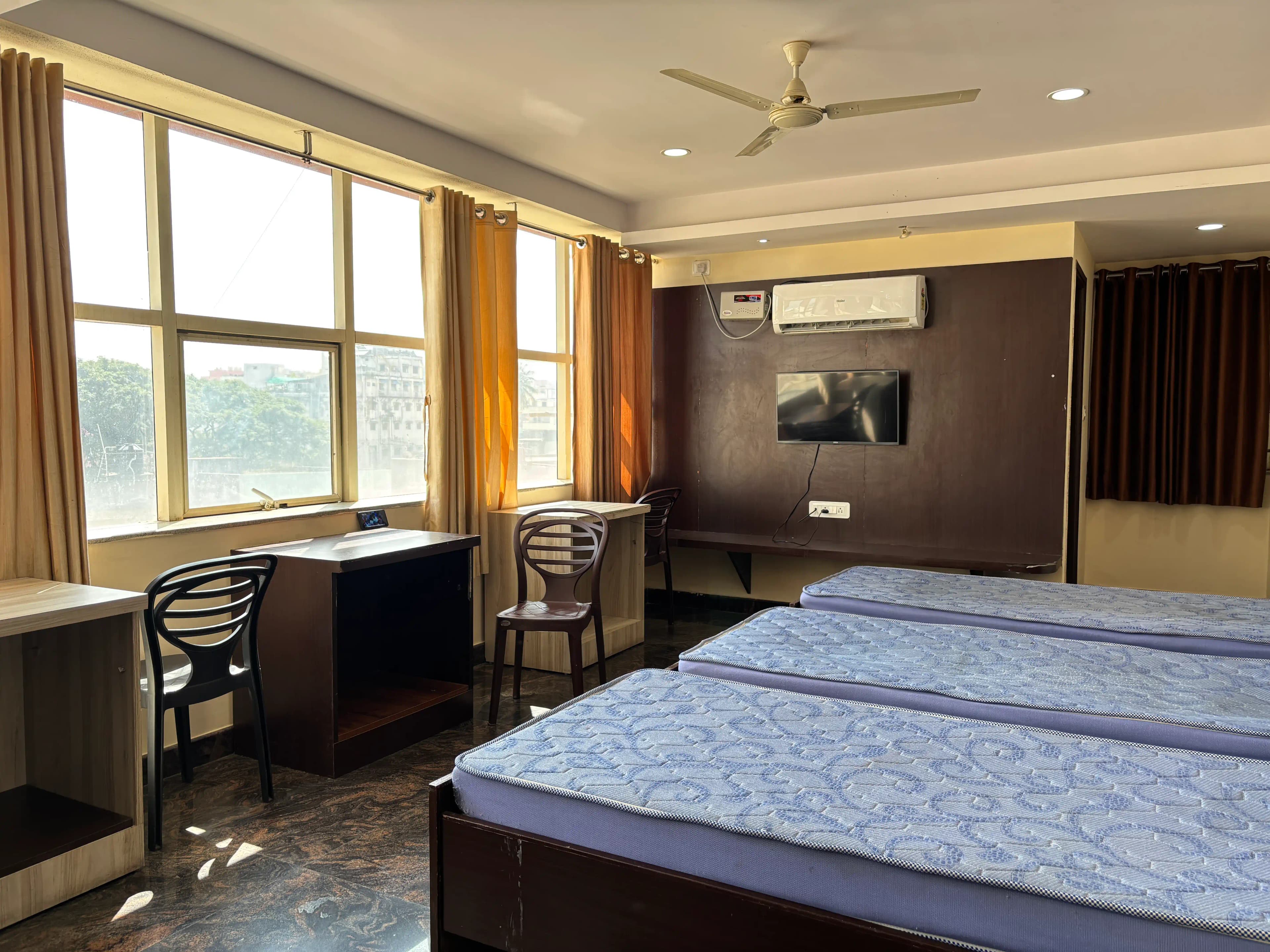 Shyam Stay Raj Inn, room photograph 6, uploaded by the owner
