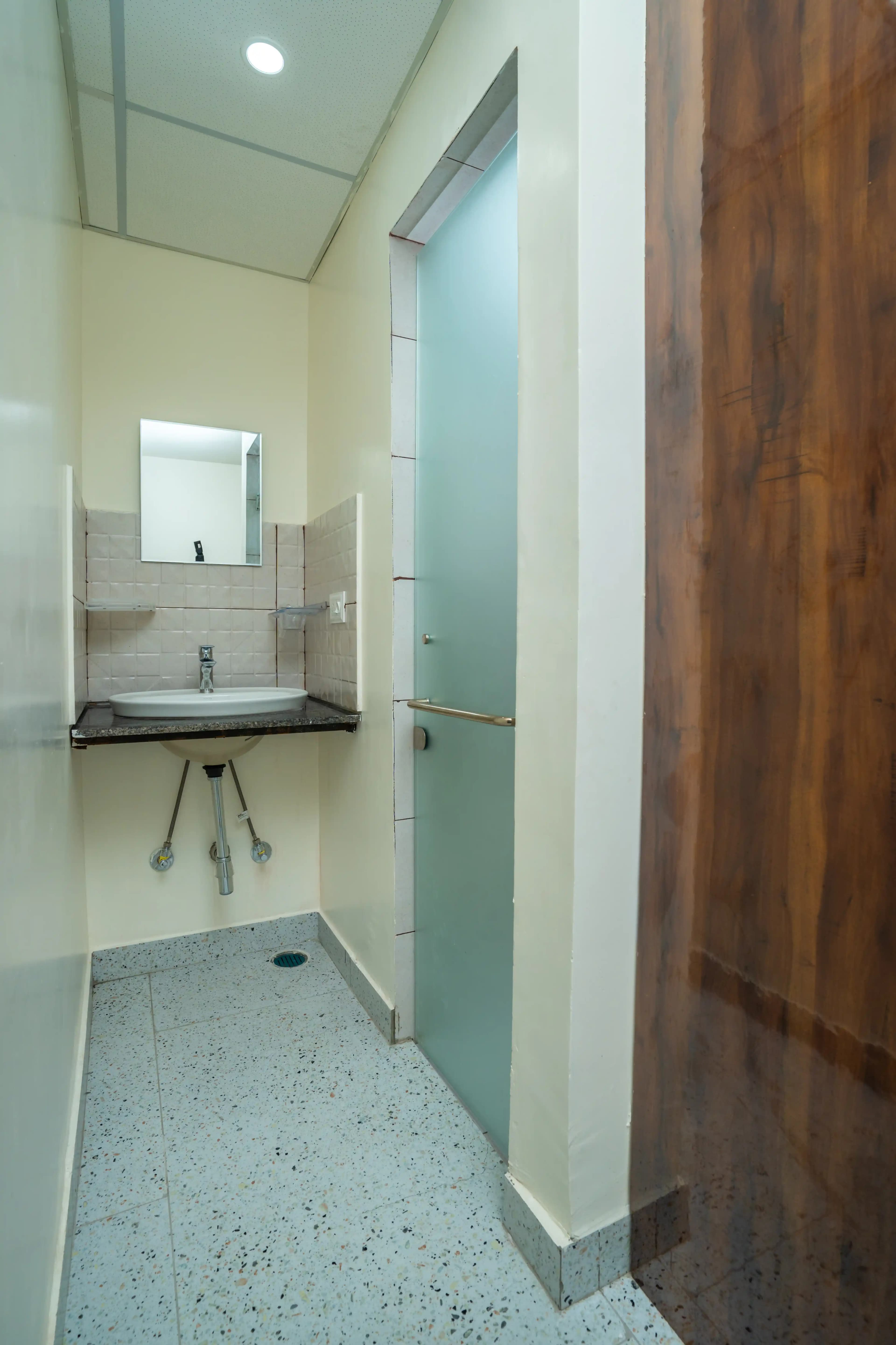 Millennial Sapphire, bathroom photograph 3, uploaded by the owner