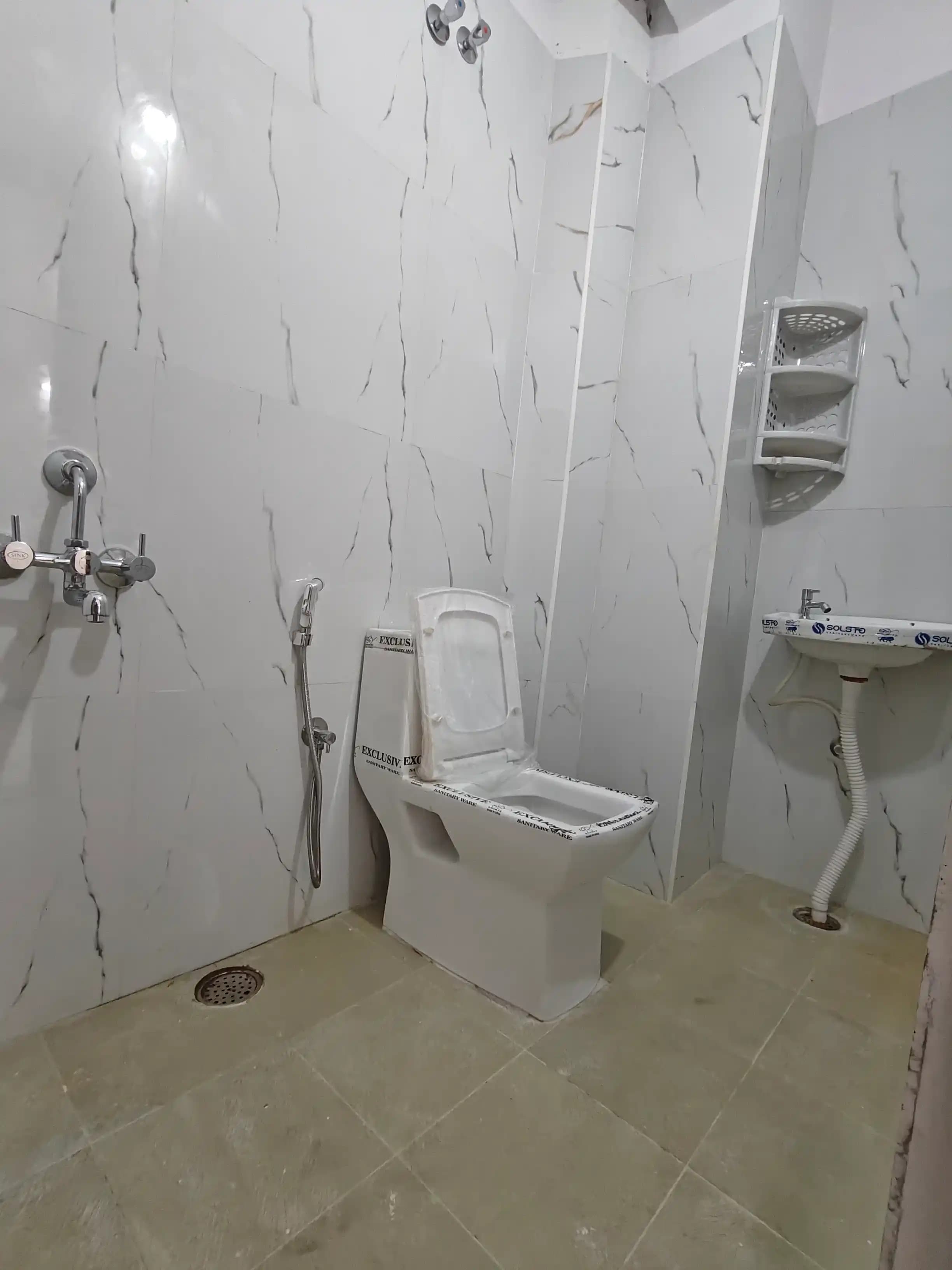 HIVE LIVING, bathroom photograph 9, uploaded by the owner