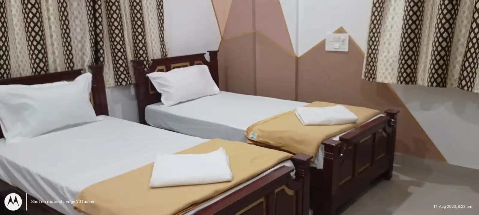 Royal Comfort Inn, room photograph 4, uploaded by the owner