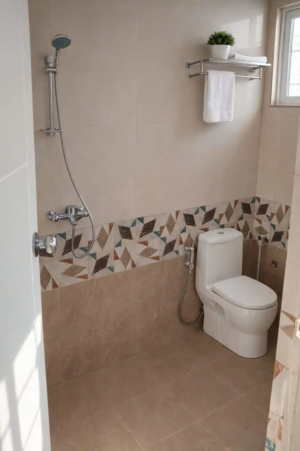 Sage, bathroom photograph 3, uploaded by the owner